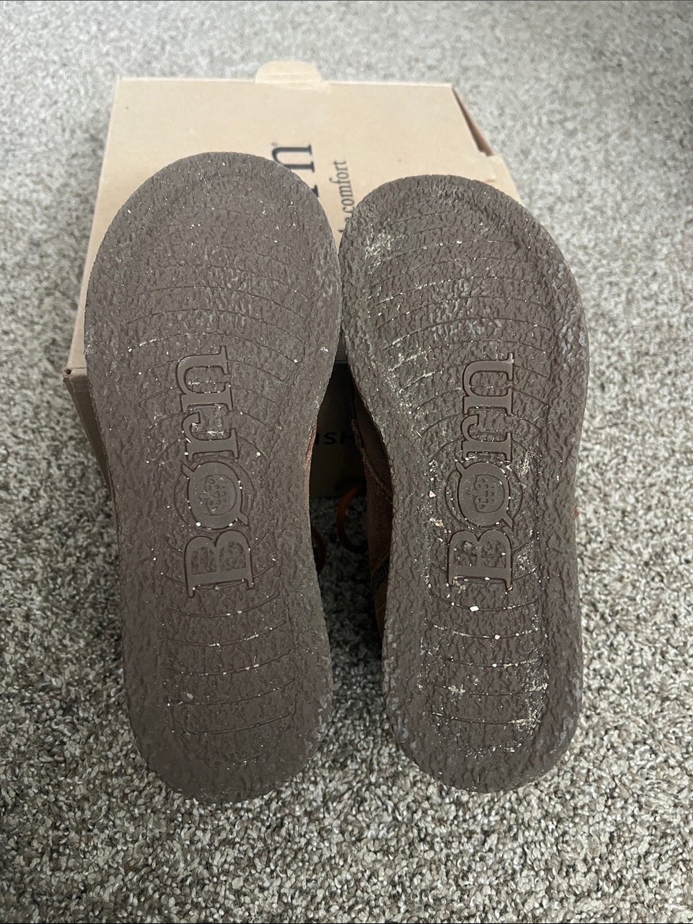 Born Women’s Analia Tan Distressed boots with box - Picture 6 of 8